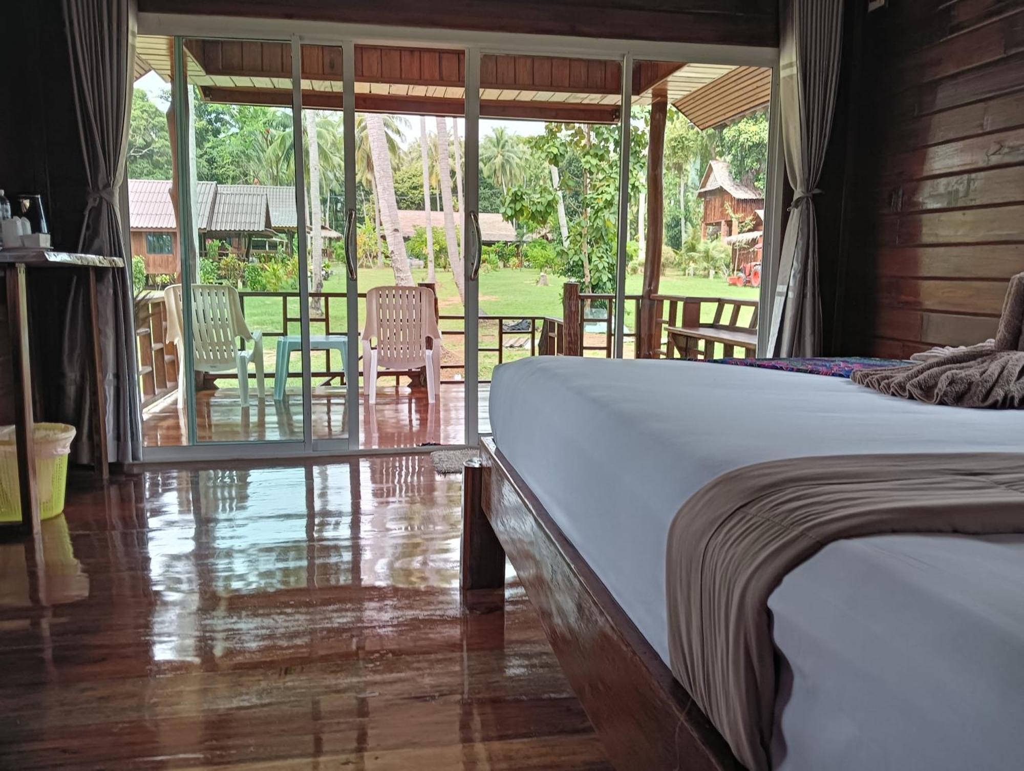 Kohjum Freedom Resort Koh Jum Εξωτερικό φωτογραφία